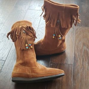 NWOT Minnetonka Boots